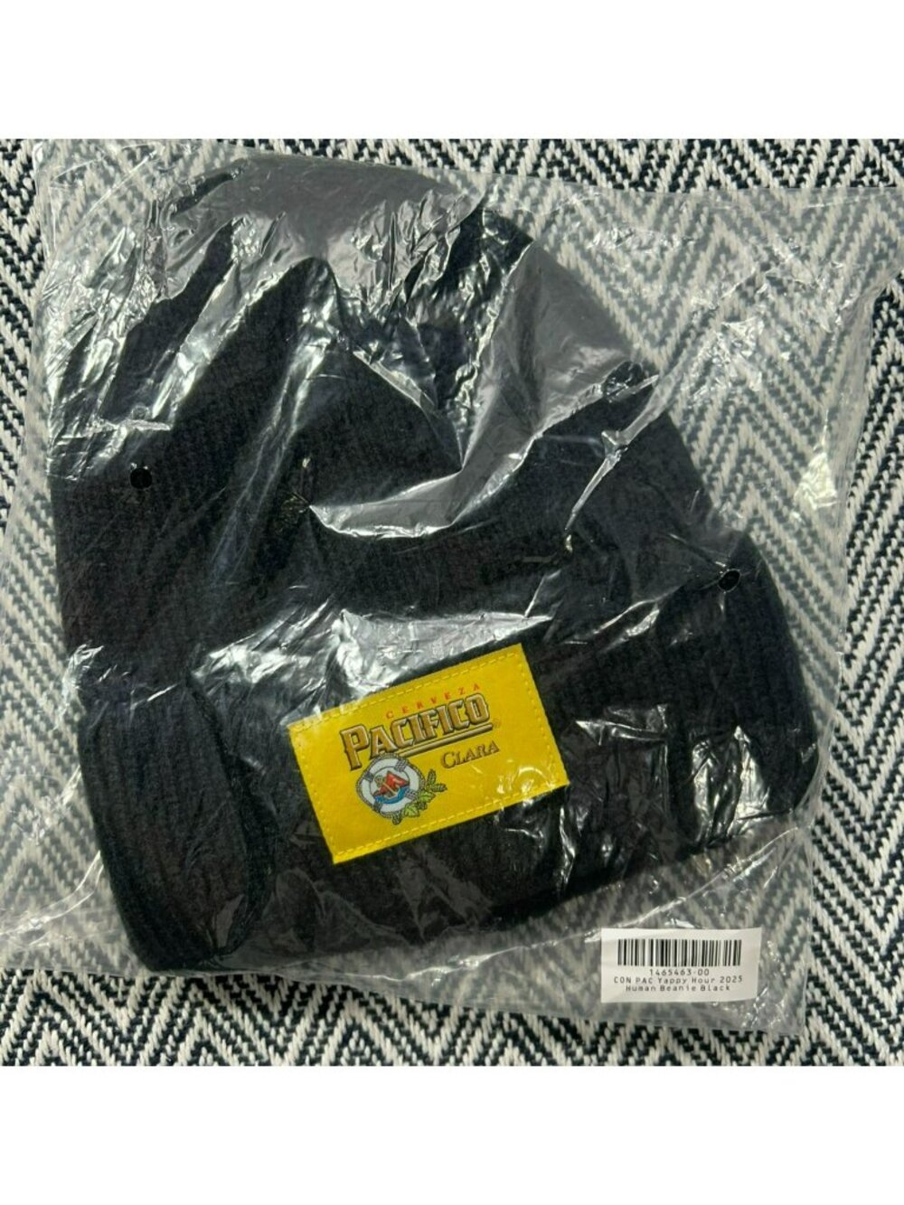 Cerveza Pacifico Clara Grey Dog T-Shirt XL & Yellow Buffalo Check Quilted Vest X - Picture 9 of 10